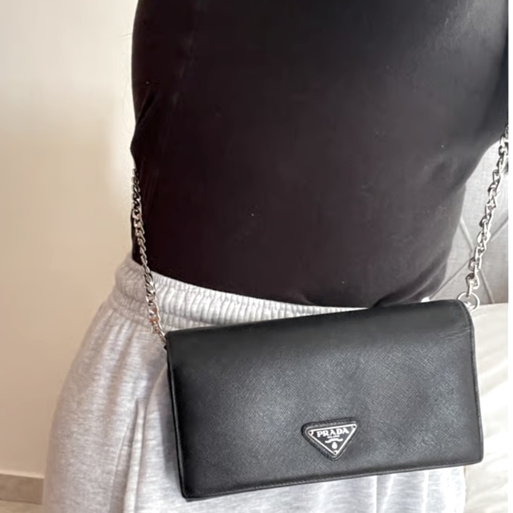 💯 AUTH Prada Tessuto black Saffiano leather wallet on chain